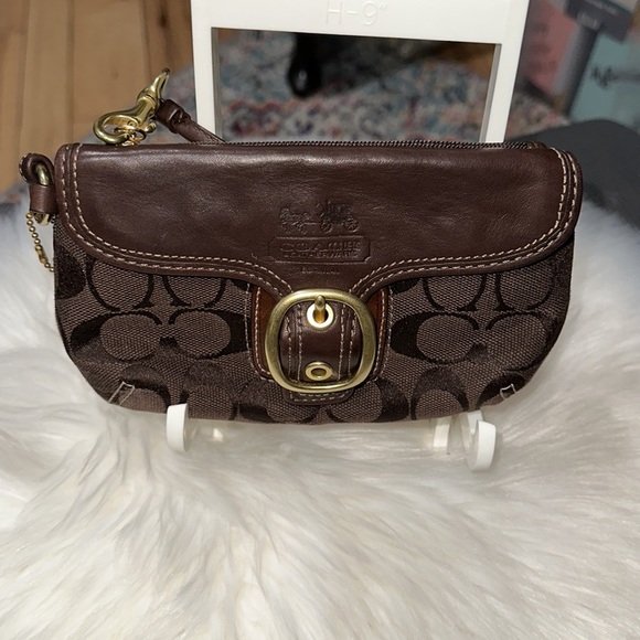Coach Signature Wristlet Chocolate Brown EUC - Picture 3 of 12